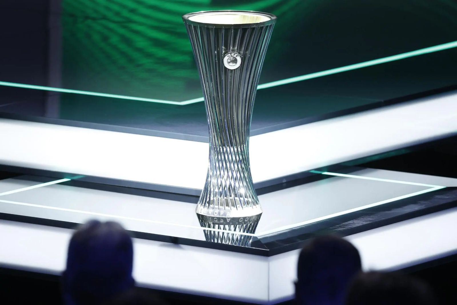 El trofeo de la UEFA Conference League