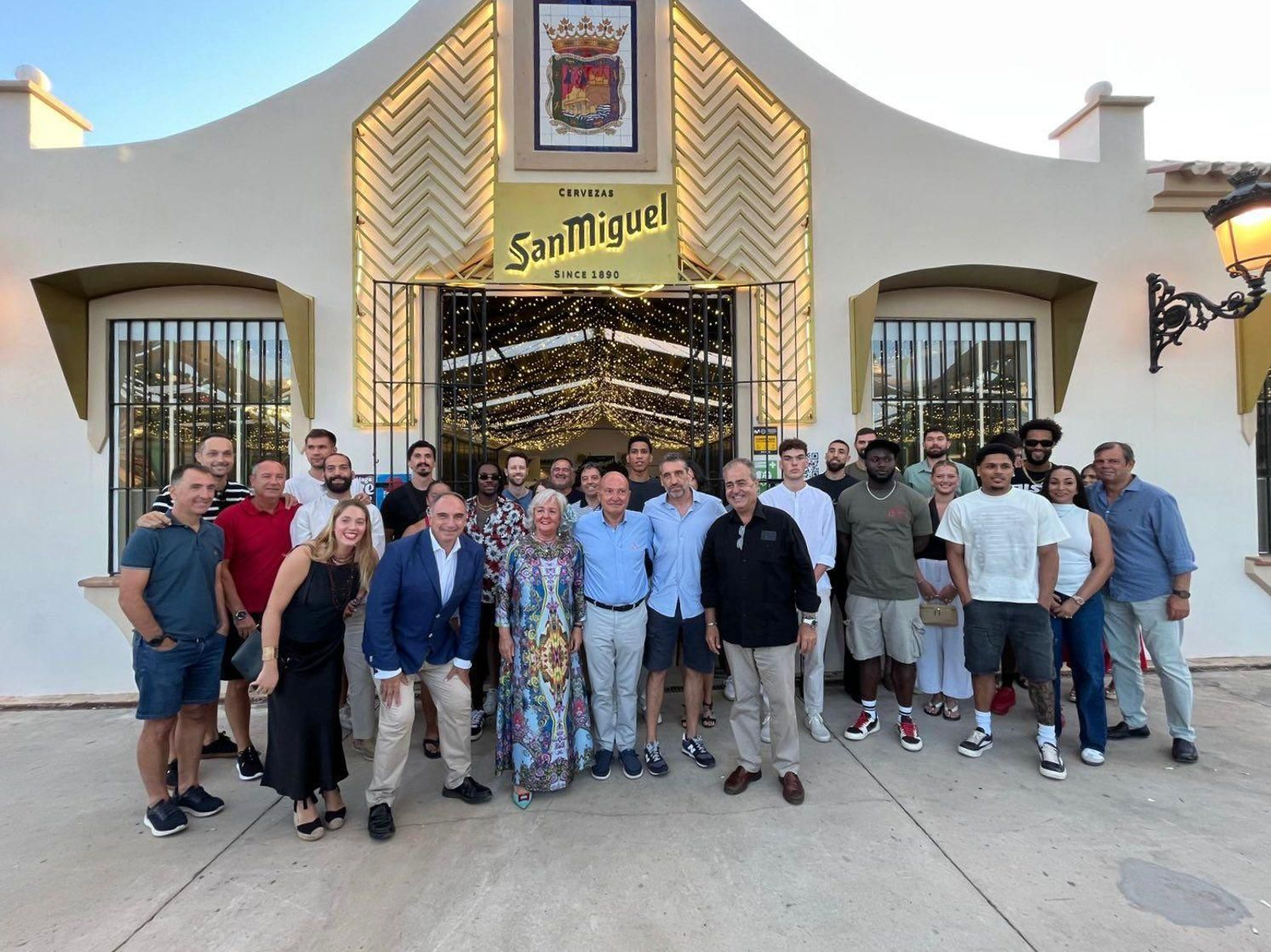 La visita del Unicaja a la Feria.