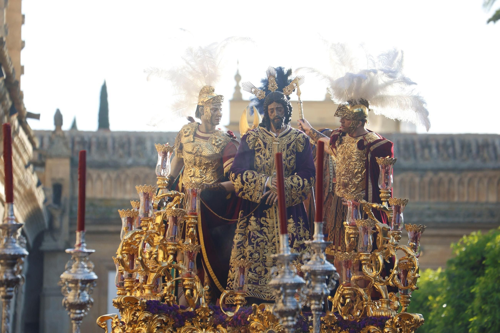 El traslado de la Estrella en este Sábado Santo de Córdoba, en imágenes