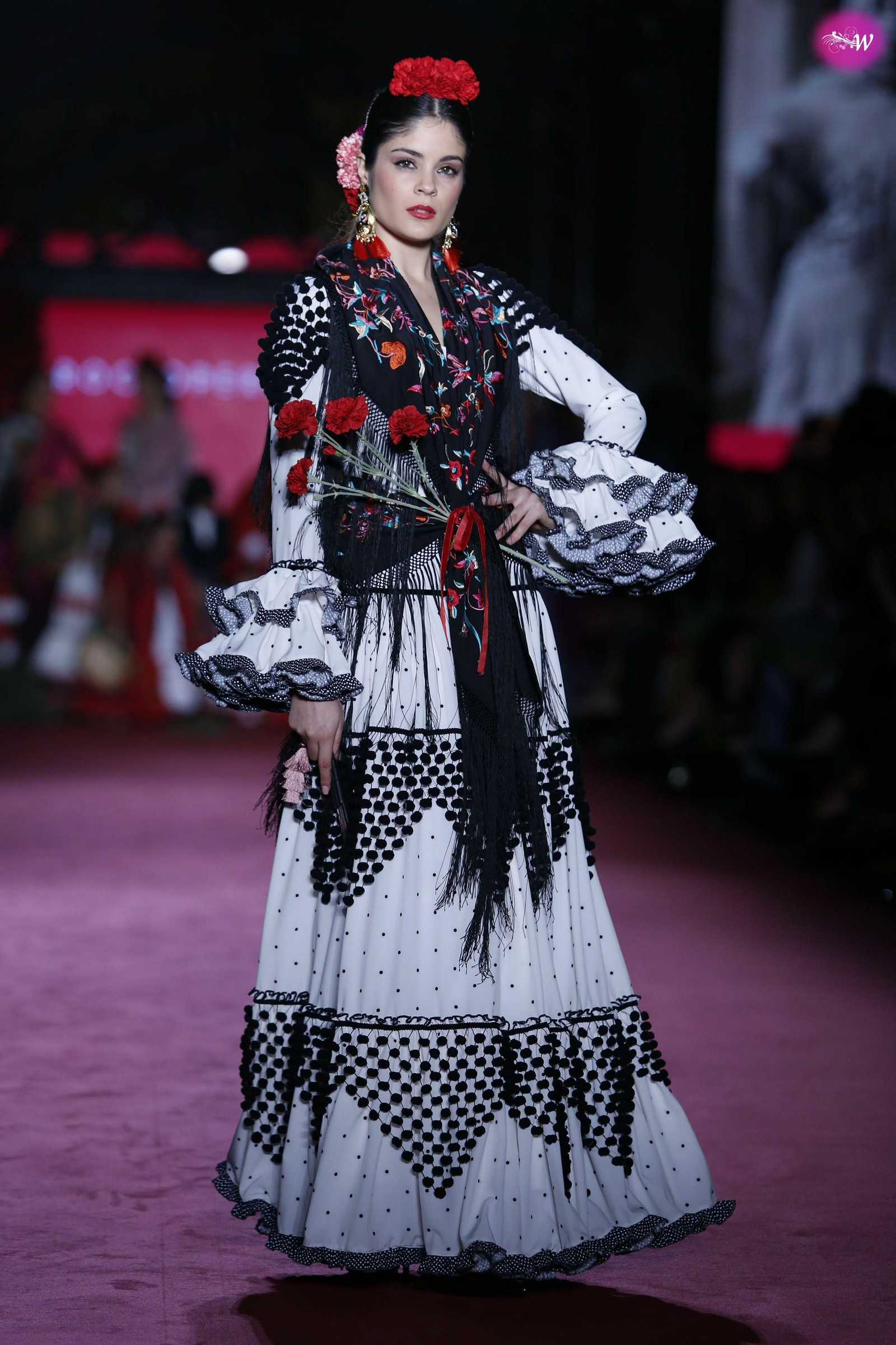 Rocío Peralta en We Love Flamenco 2020, el desfile en fotos