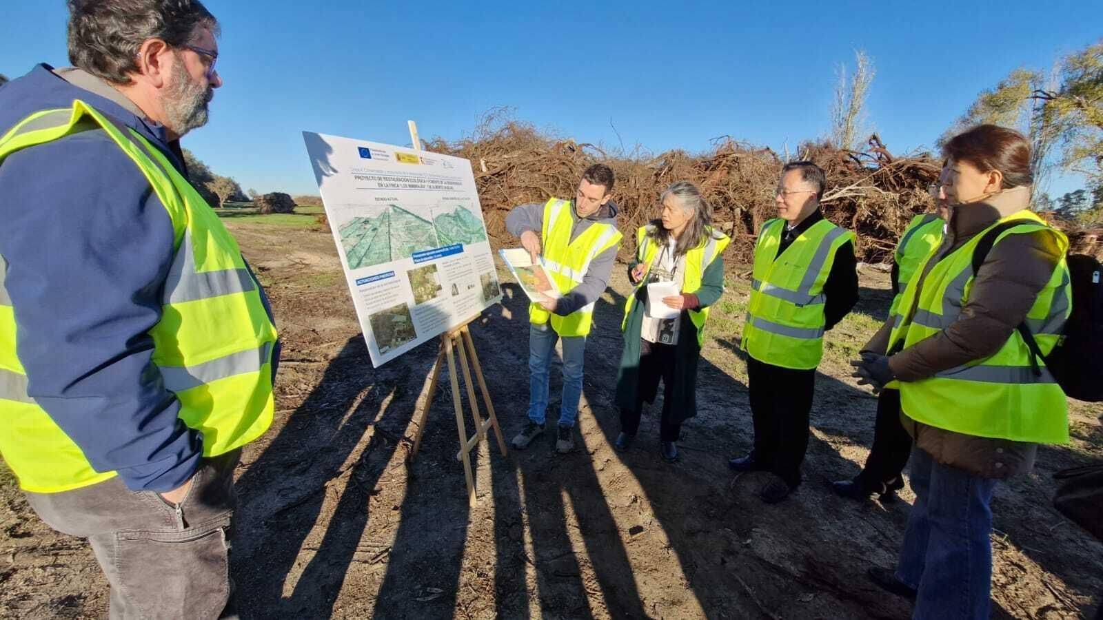 Visita a la Finca Los Mimbrales de una delegación de China.