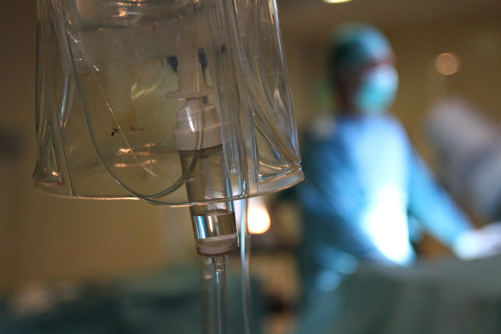 El Hospital Juan Ramón Jiménez implanta los dos primeros marcapasos sin cable en pacientes onubenses