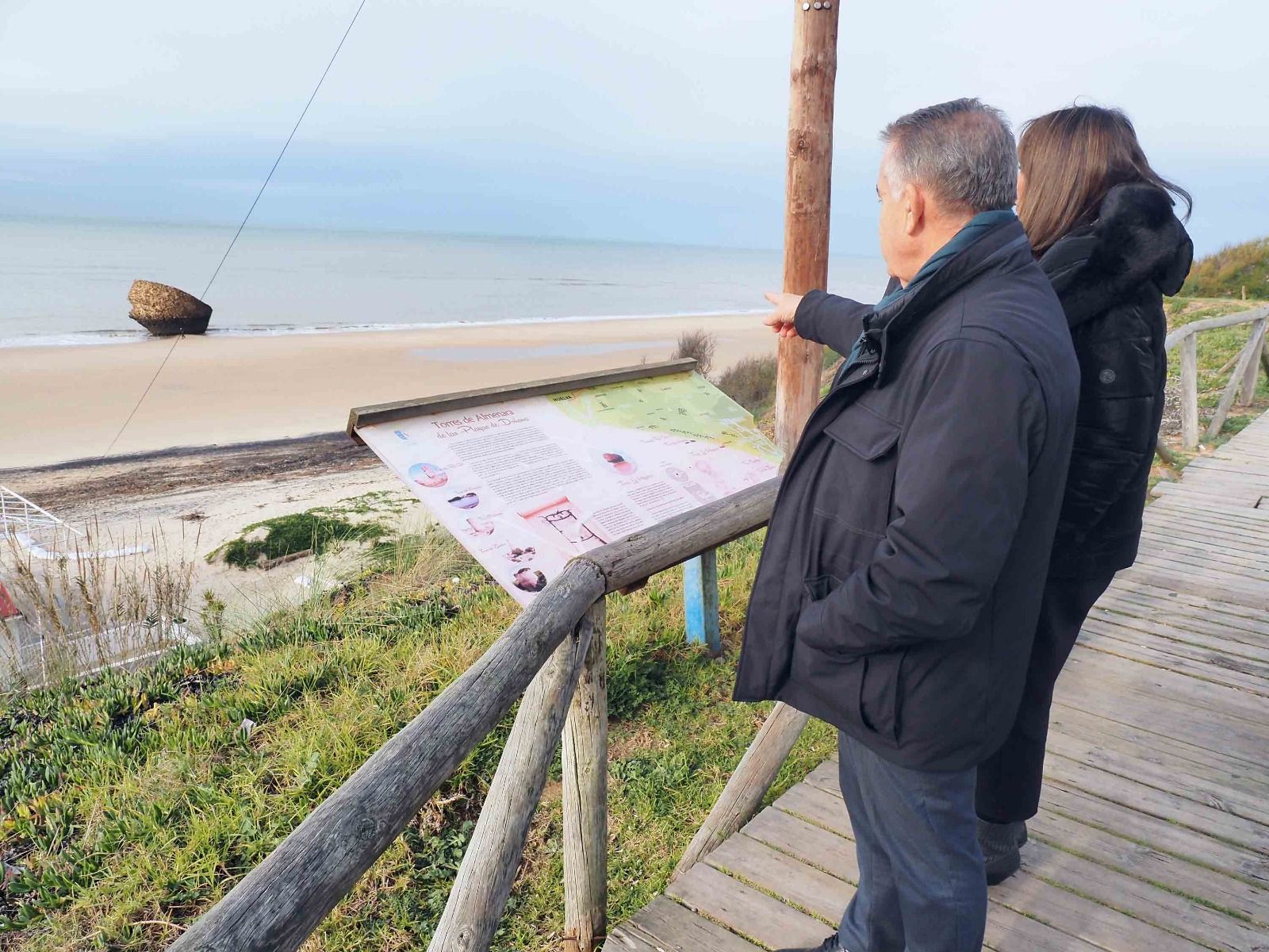 Las fotos de los destrozos del temporal en el paseo marítimo de Matalascañas