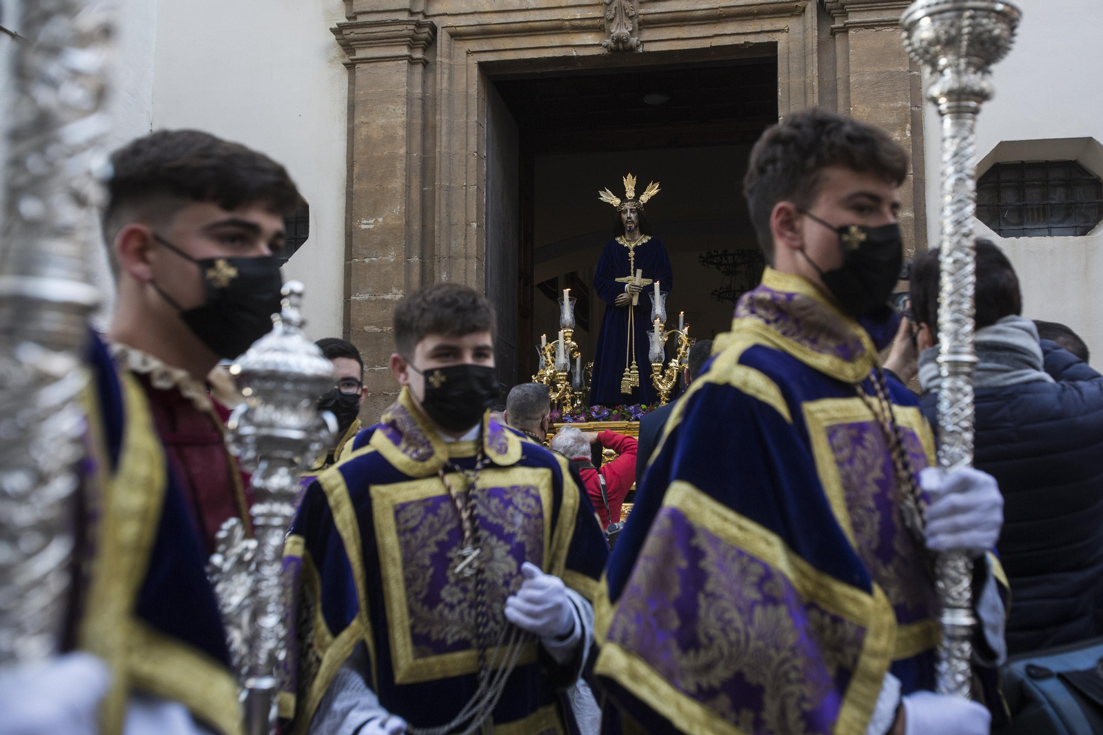 El traslado del Cristo de la Sentencia a la catedral en imágenes