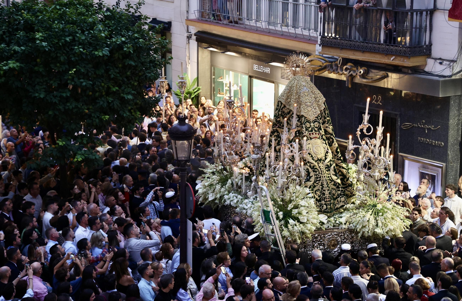 Regreso de la Esperanza a Triana