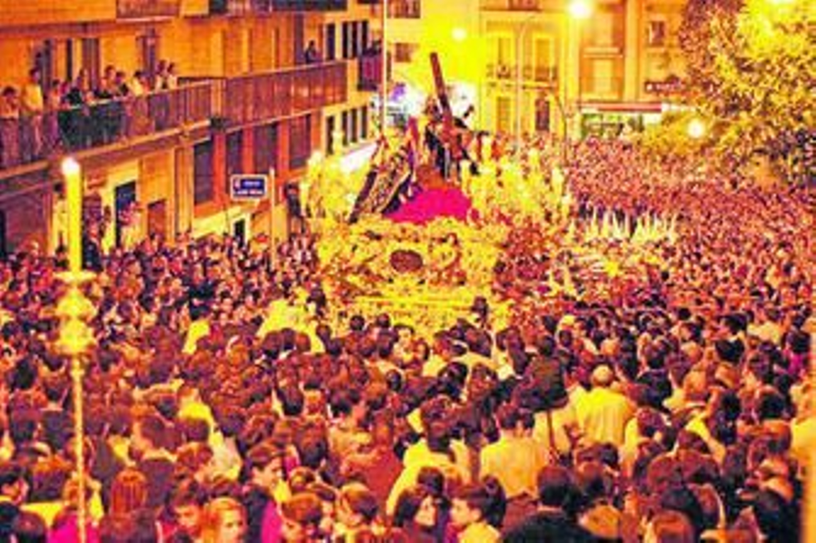 El paso del Señor de las Tres Caídas en el momento de llegar a la tradicional cuesta.