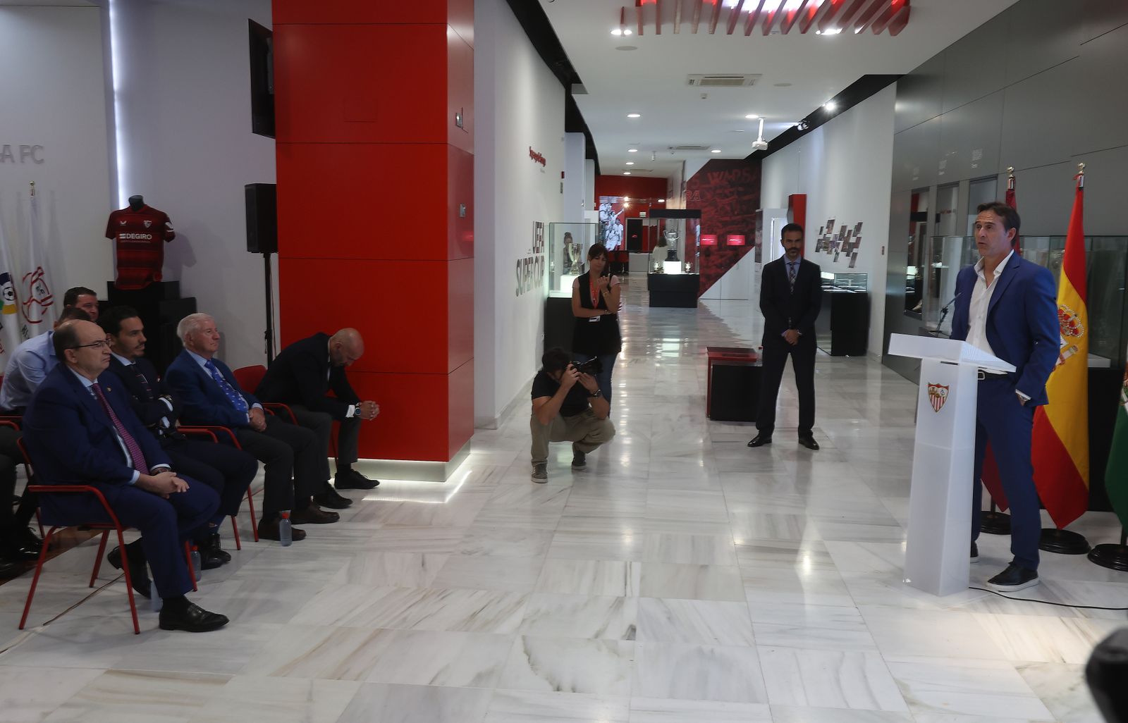 Lopetegui se despide en r.p.