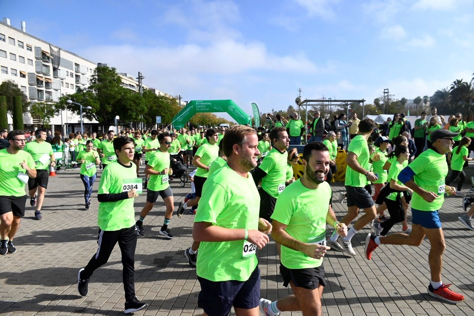 Las mejores imágenes de la Carrera por la Vida de la Asociación Española contra el Cáncer en Córdoba