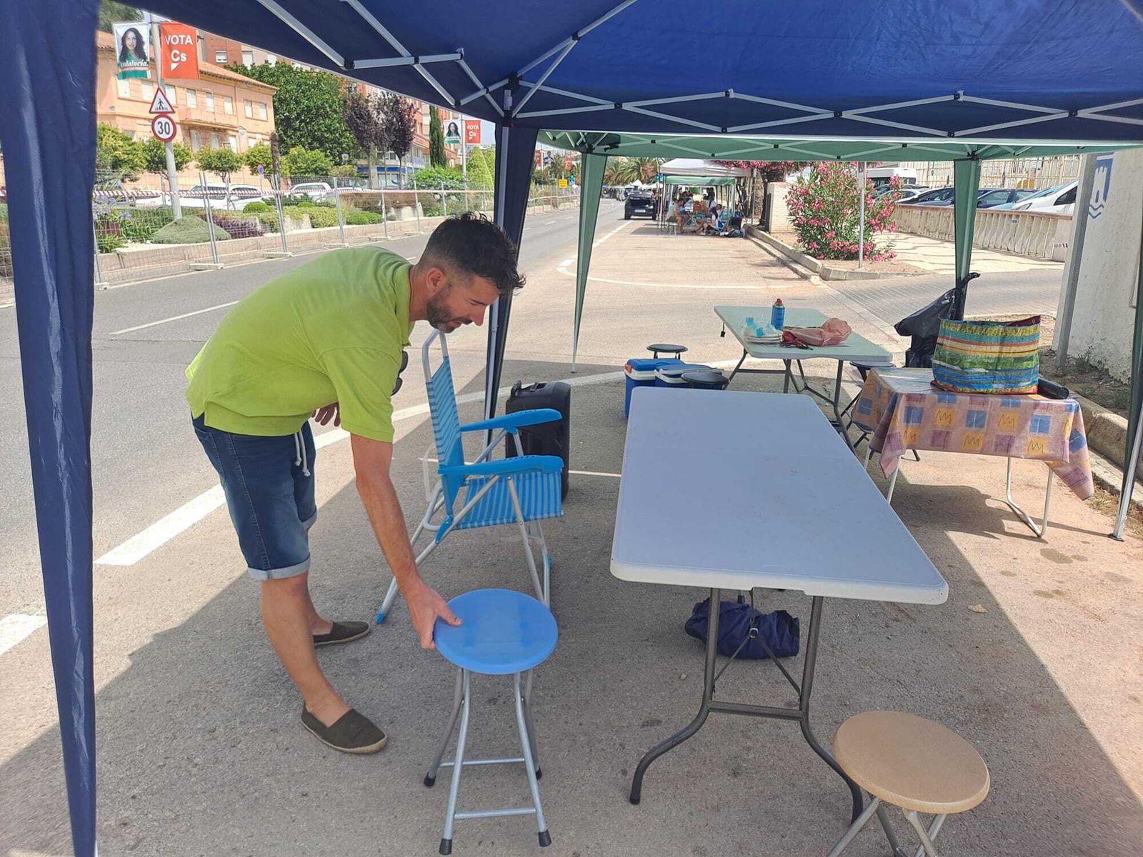 Uno de los chiringuitos instalados en la avenida Virgen del Carmen.