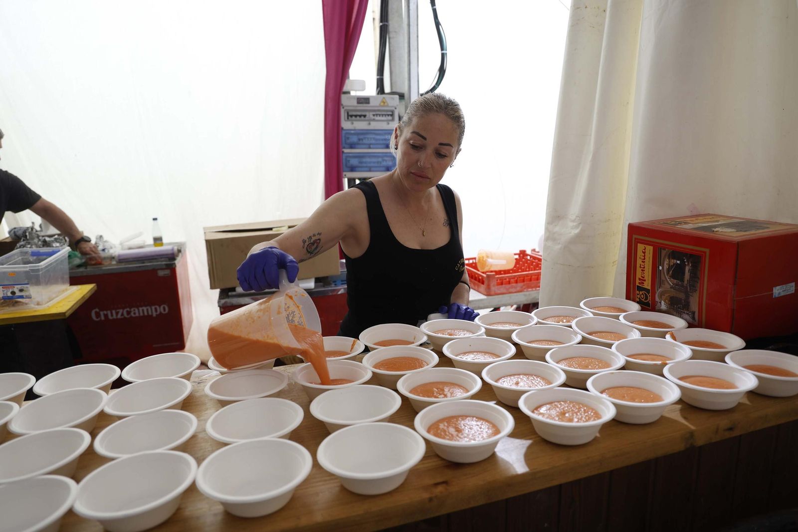 Fotos del almuerzo para mayores en la Feria de Castellar
