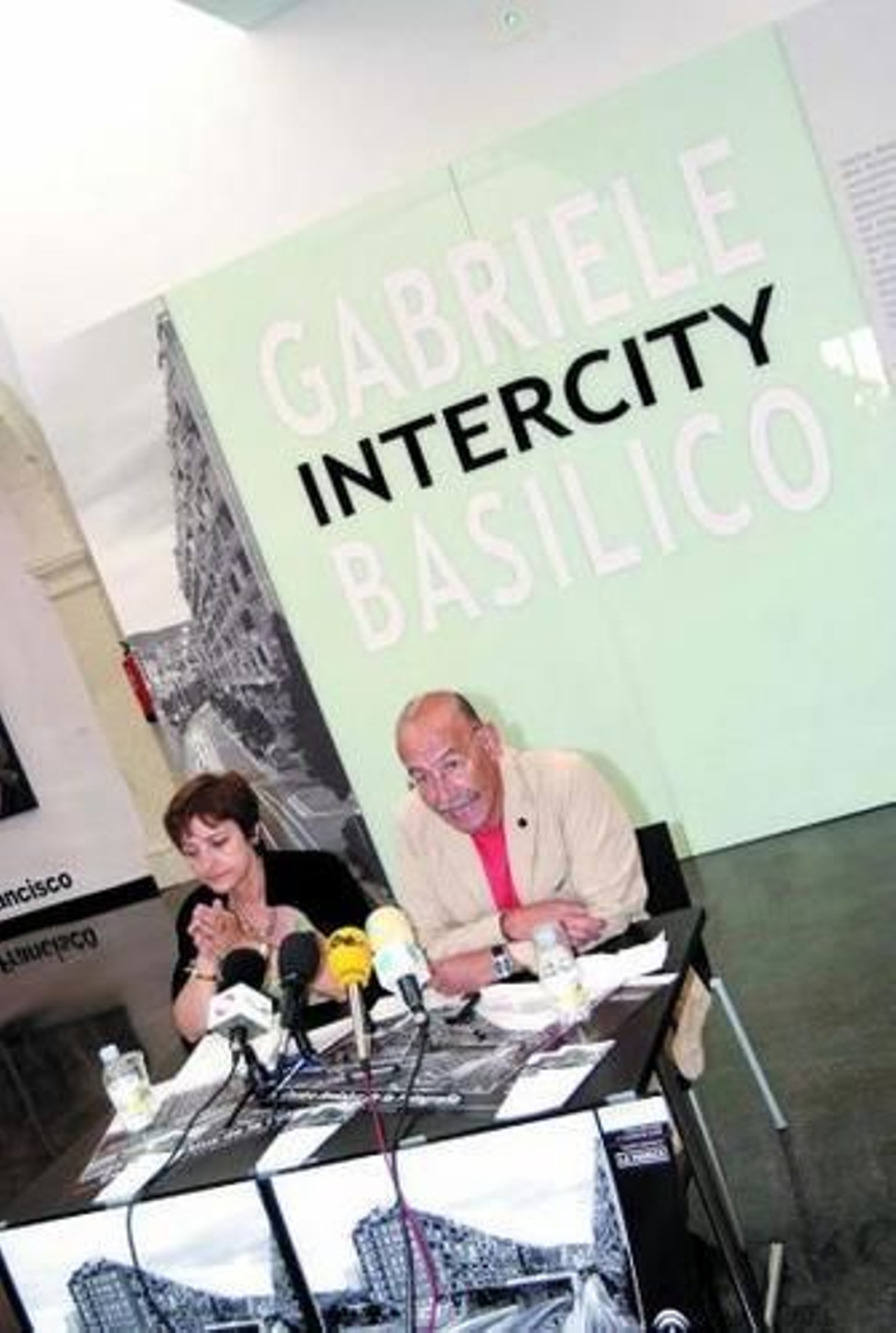 Oliva María junto a Pablo Juliá, en la sede del CAF.