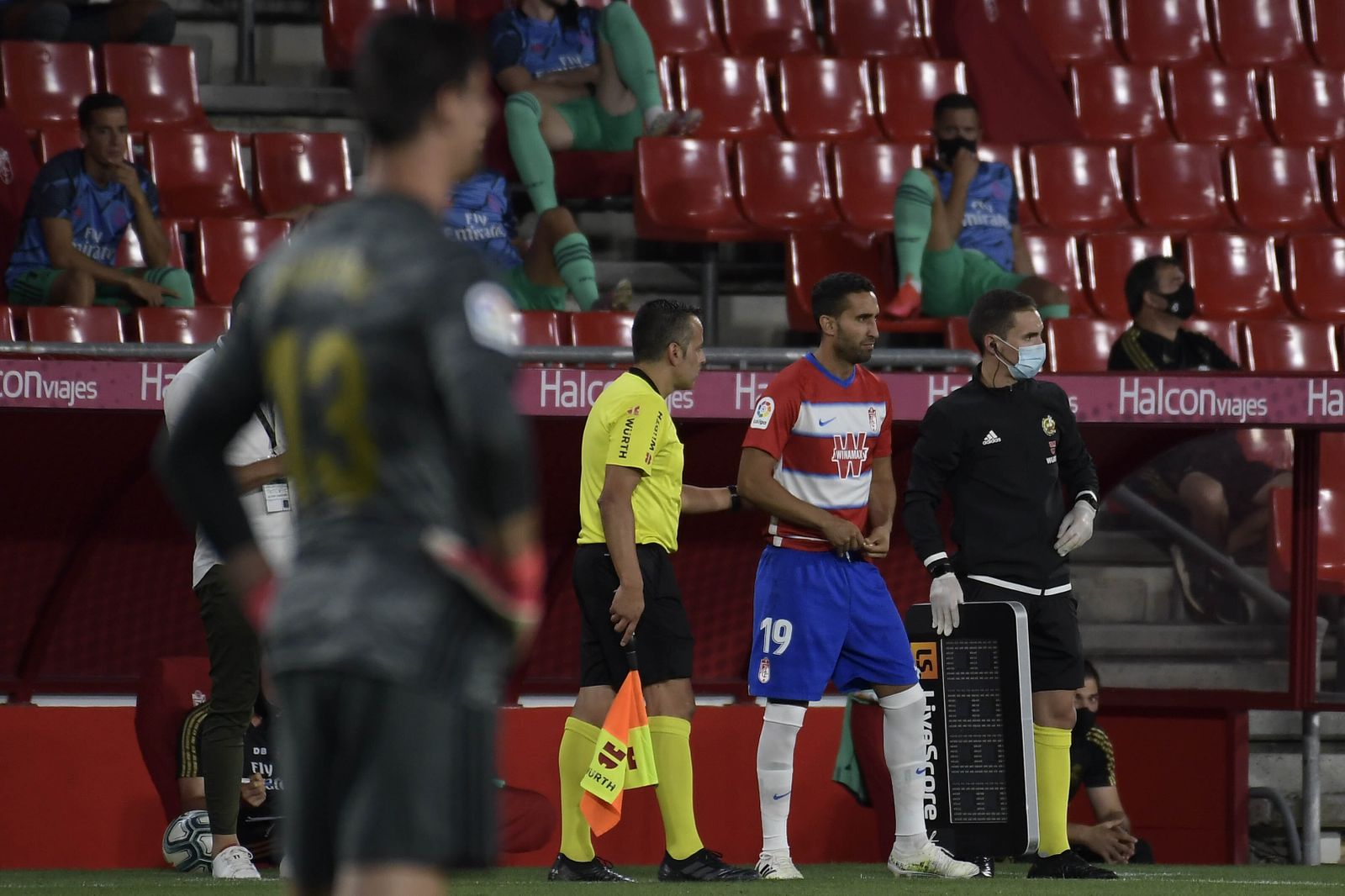 Ángel Montoro, poco antes de saltar al terreno de juego en el partido ante el Real Madrid
