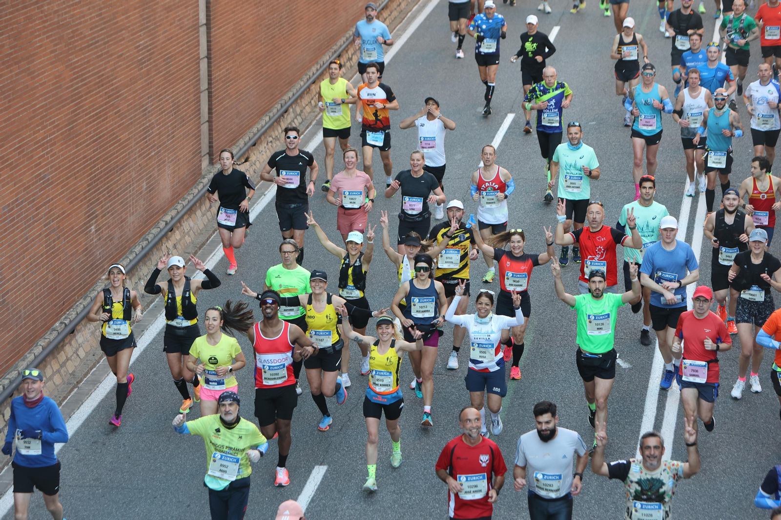 Búscate en la Zurich maratón de Sevilla