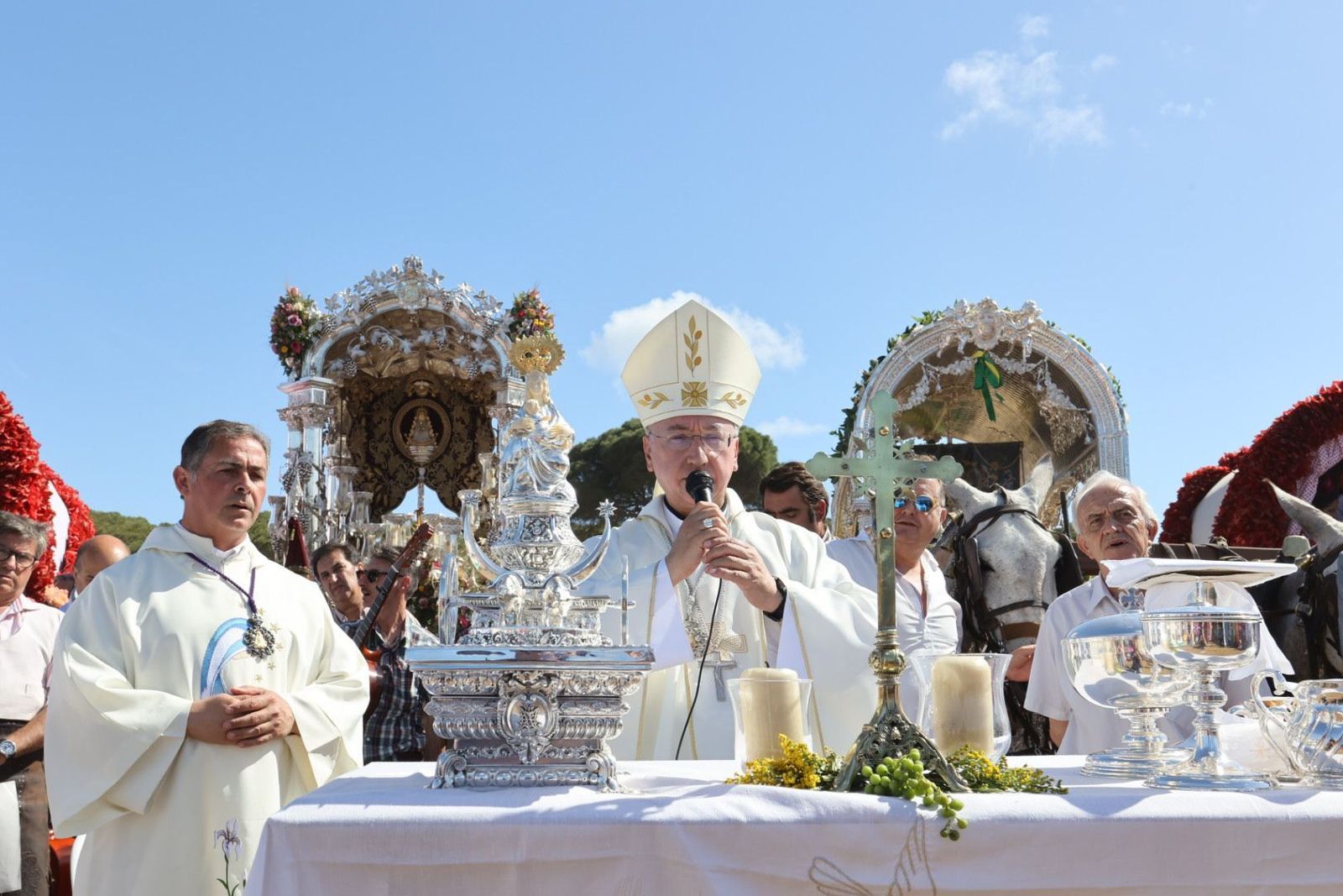 Misa de romeros de las hermandades de Jerez y El Puerto en Marismillas