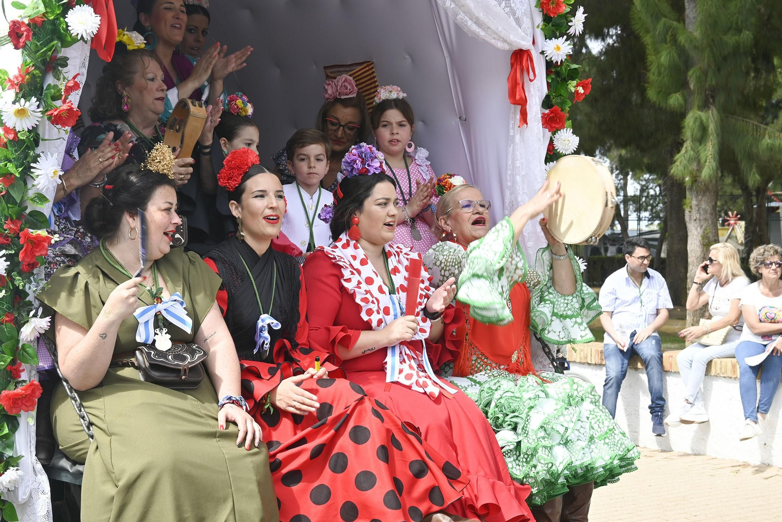 Todos los rocieros de la comitiva de la Hermandad de Huelva, en imágenes