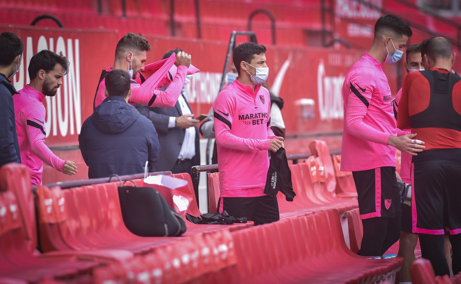 Jesús Navas, antes de entrenar ayer en el estadio.