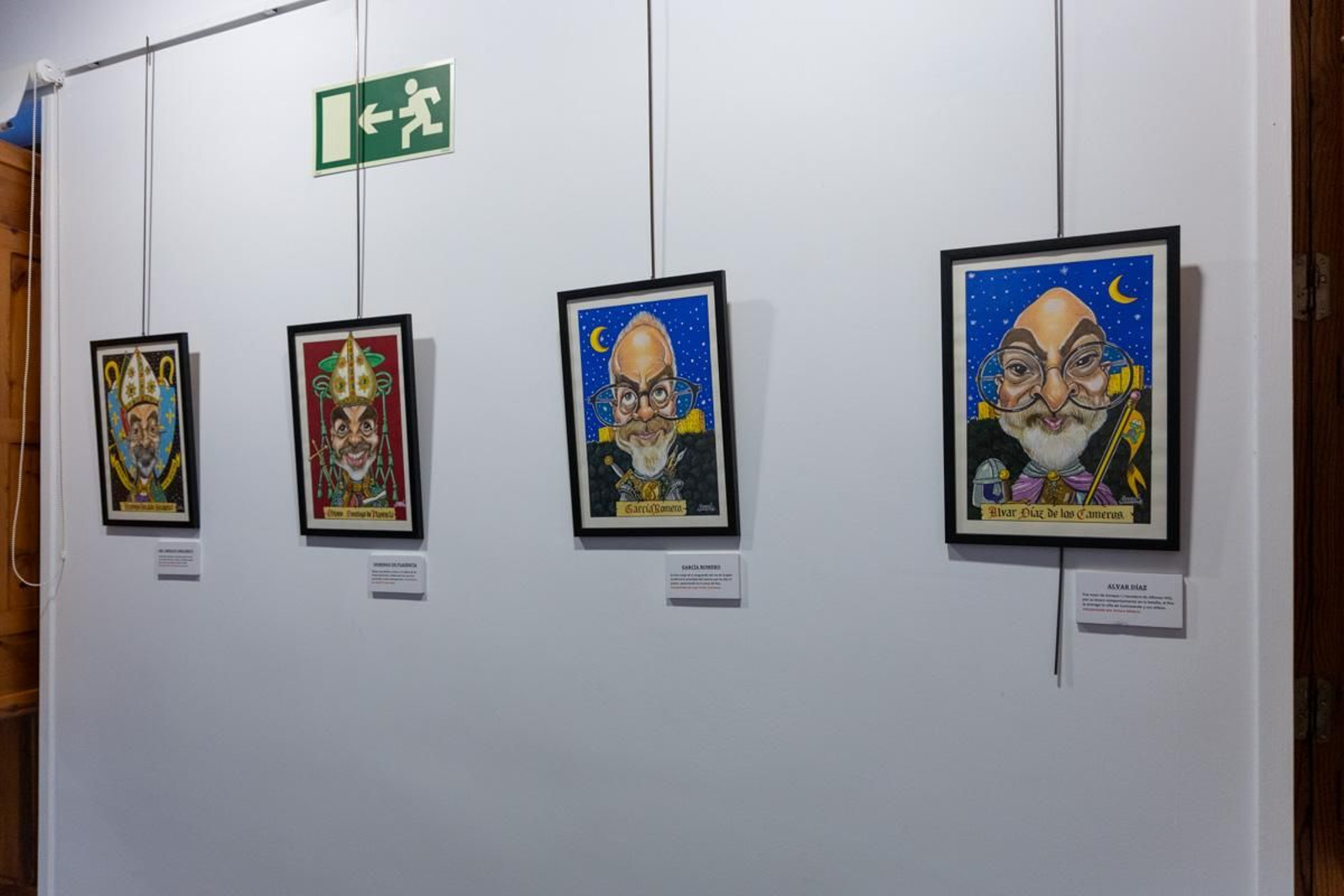 En imágenes: Juan Hervás retrata con caricaturas a destacados personajes de la Batalla de las Navas de Tolosa en esta exposición