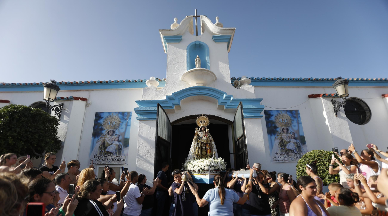 Procesión de la Virgen del Carmen de la iglesia de la Atunara en La Línea