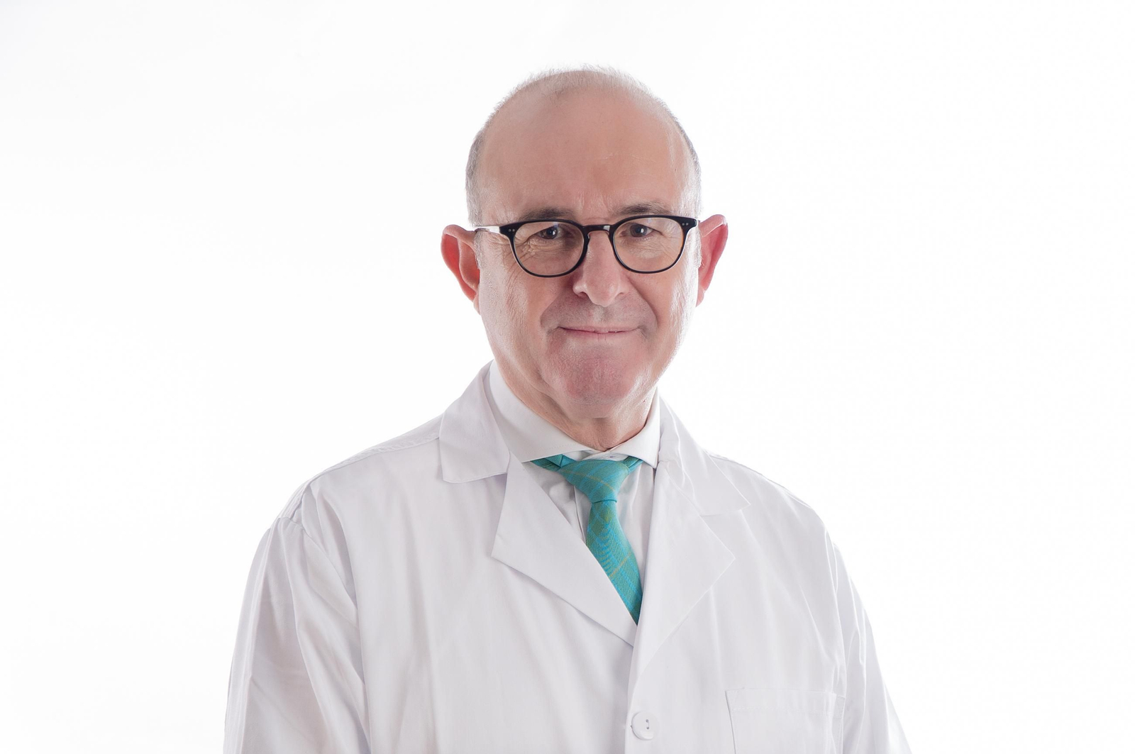 Dr. Alvaro Juárez.