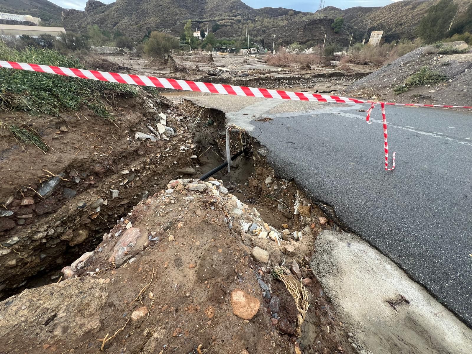 Las carreteras y caminos han quedado muy dañados por las lluvias