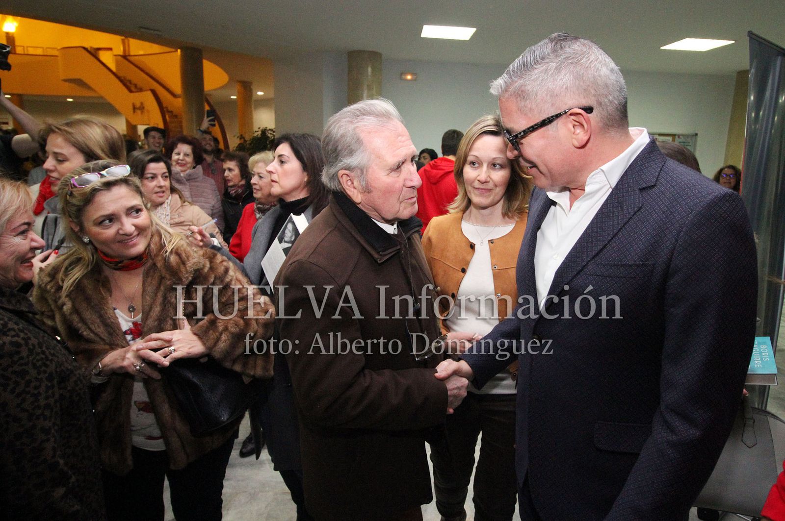 Boris Izaguirre presenta "Tiempo de Tormentas" en la Universidad de Huelva, en imágenes