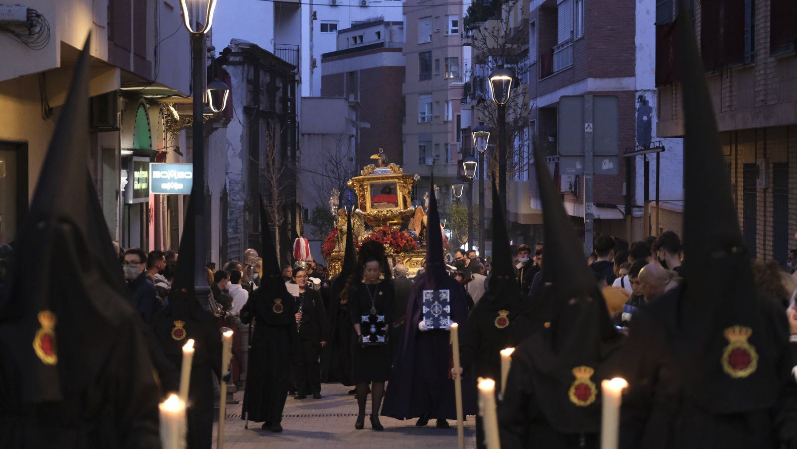 Procesión del Santo Entierro en Almería, en imágenes.