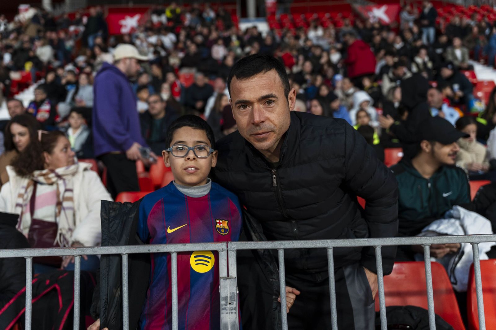 Fotogalería del partido homenaje a Guillermo Blanes entre los veteranos de la UD Almería y el FC Barcelona