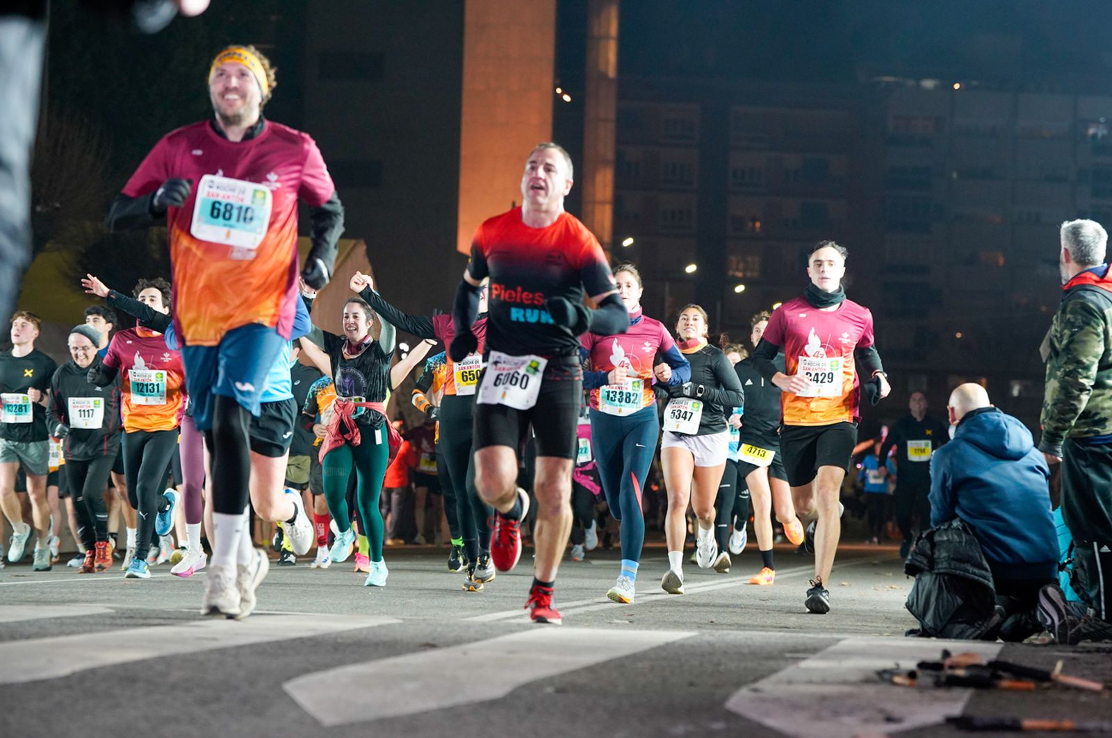 En imágenes: búscate en tu llegada a meta de la Carrera de San Antón 2026 (14)