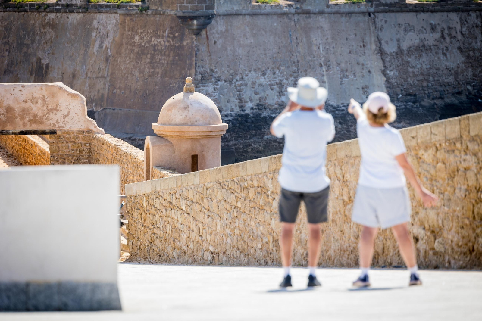 Imágenes del estado del castillo de San Sebastián de Cádiz