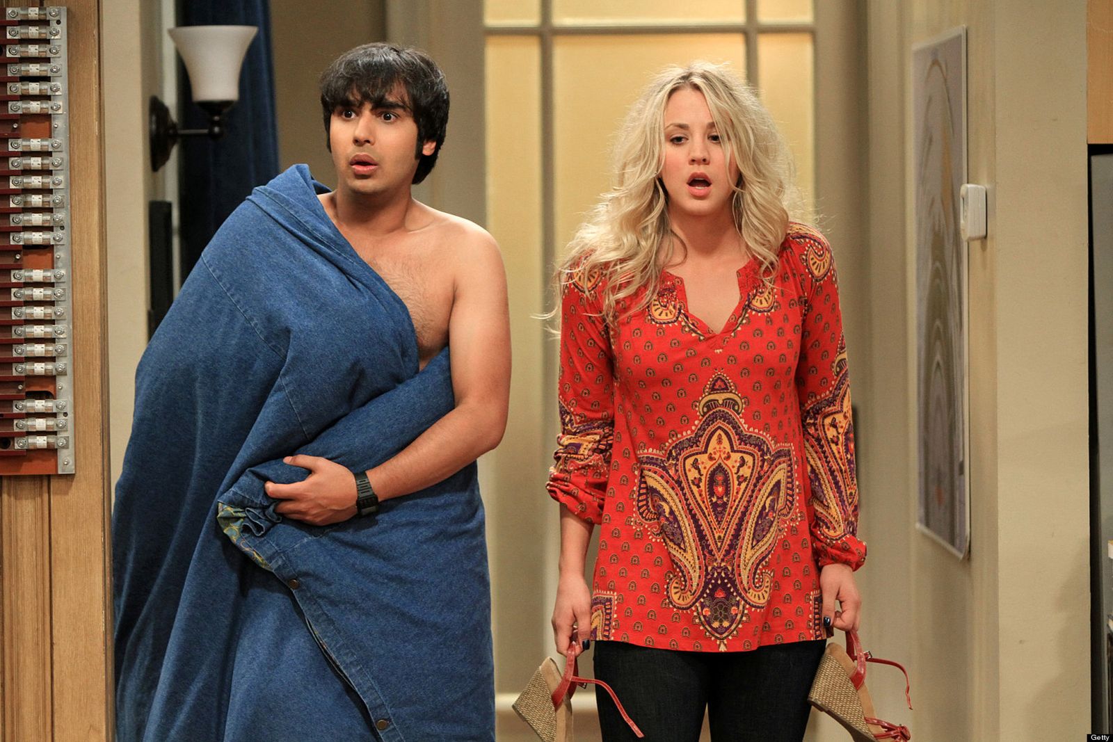 Secuencia de 'The Big Bang' en la que Penny tiene un 'desliz' con Koothrappali.