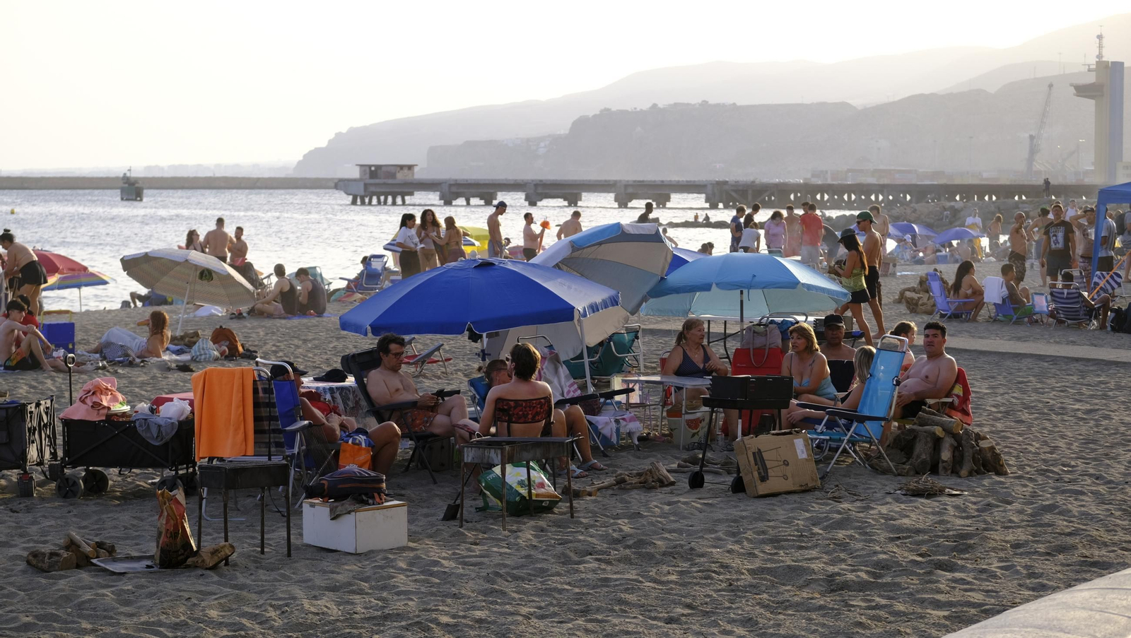 La Noche de San Juan en Almería, en imágenes