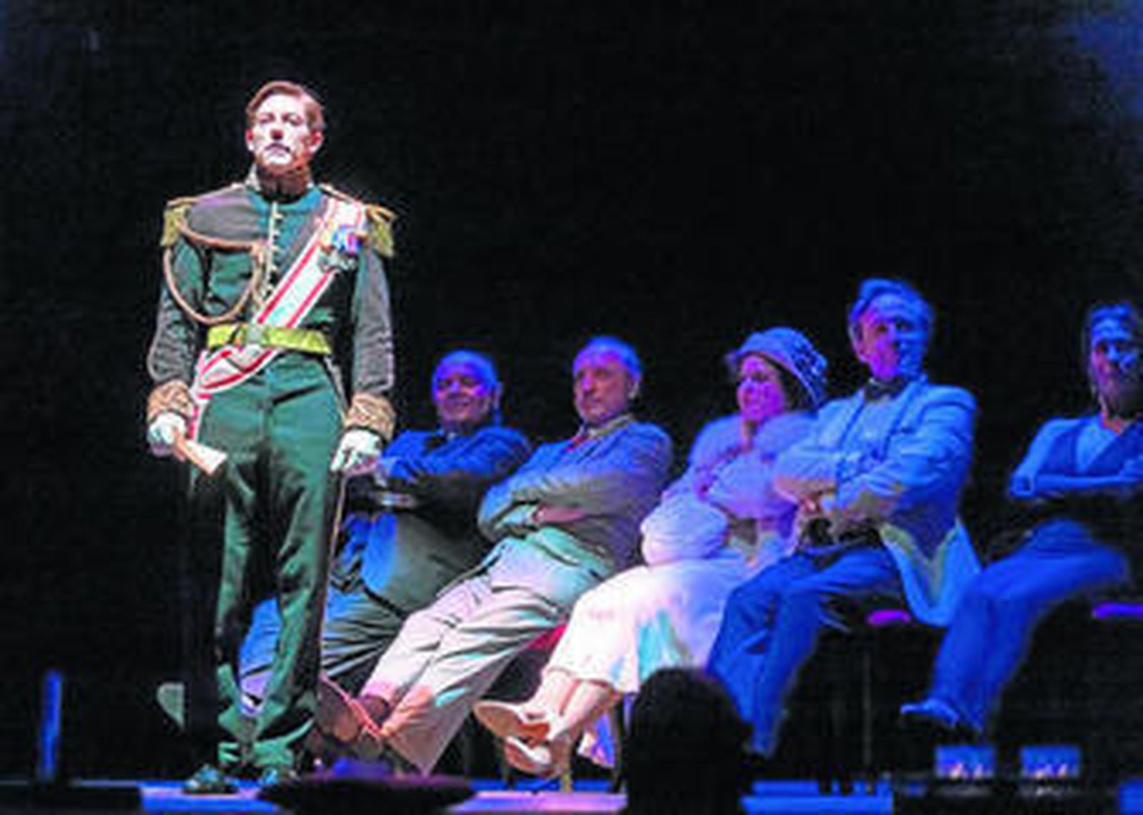 Adrián Lastra encarna al monarca británico Jorge VI en un espectáculo que llegará a Málaga en noviembre.