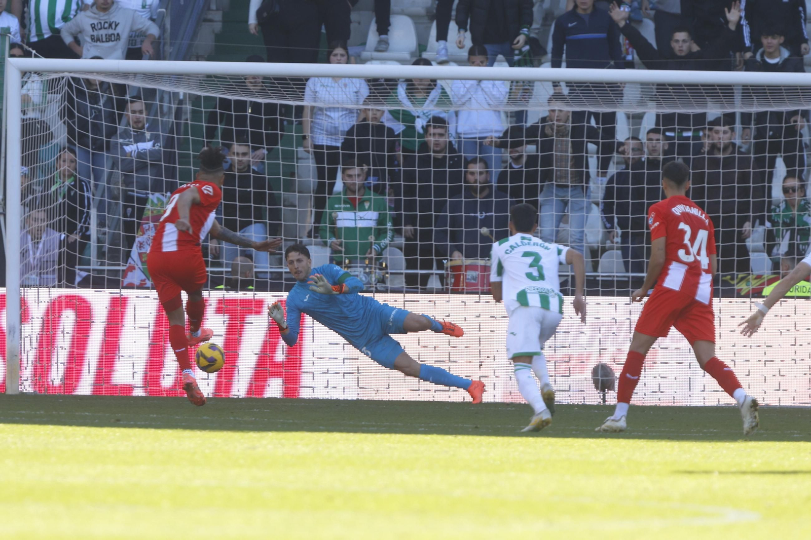 Las mejores fotos del ambiente en el Córdoba CF - Almería en El Arcángel