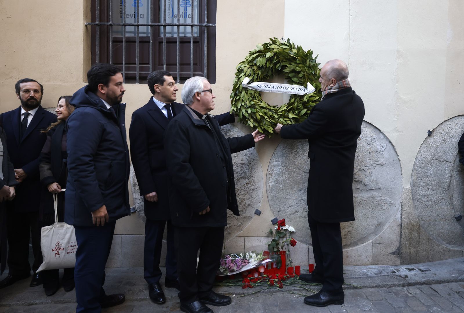 Ofrenda floral por el 25 aniversario del asesinato de Alberto y Ascen, todas las imágenes