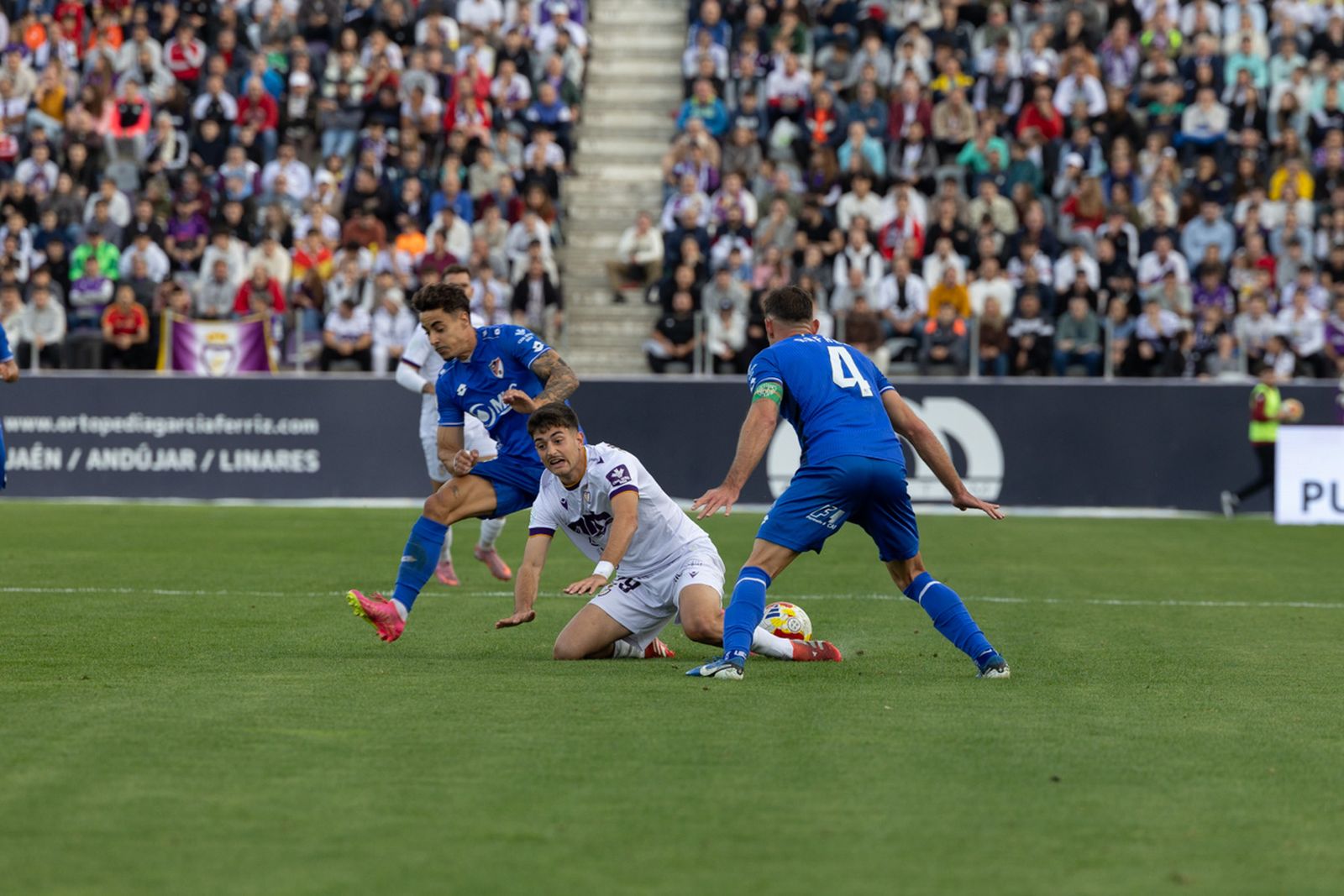 Real Jaén 0-1 Linares Deportivo: las mejores imágenes del clásico provincial