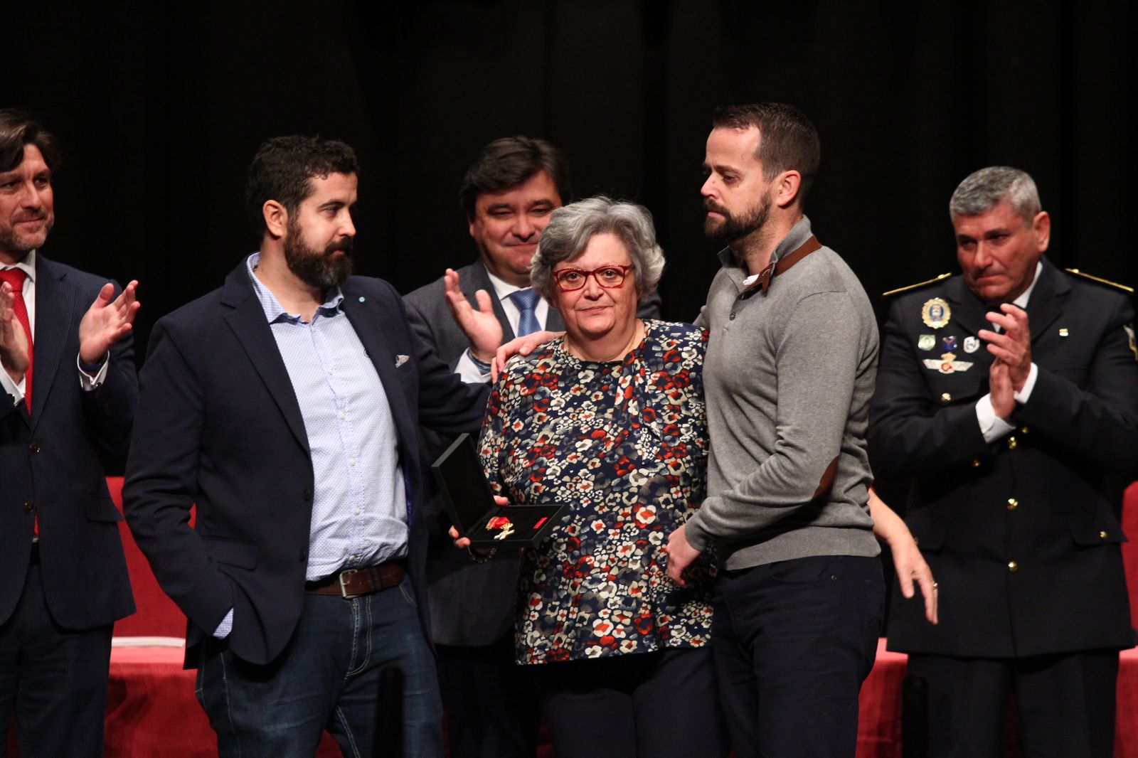 La policía Local entrega las medallas en el día de su patrón
