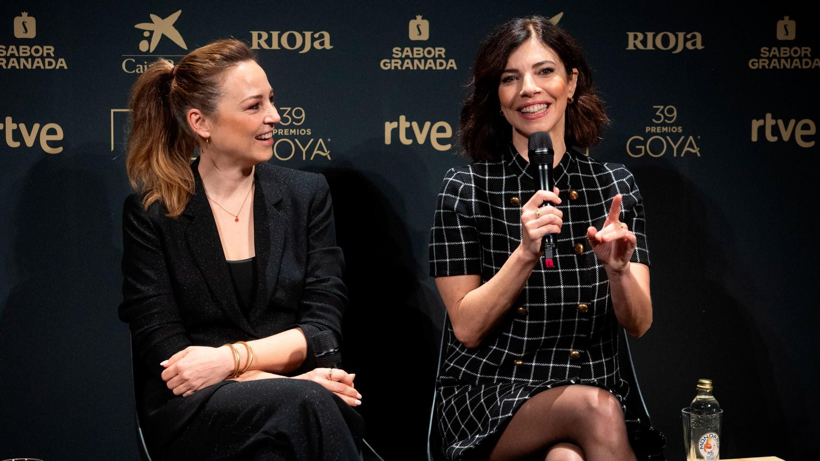 Las presentadoras de los Premios Goya 2025 y actrices, Maribel Verdú  y Leonor Watling