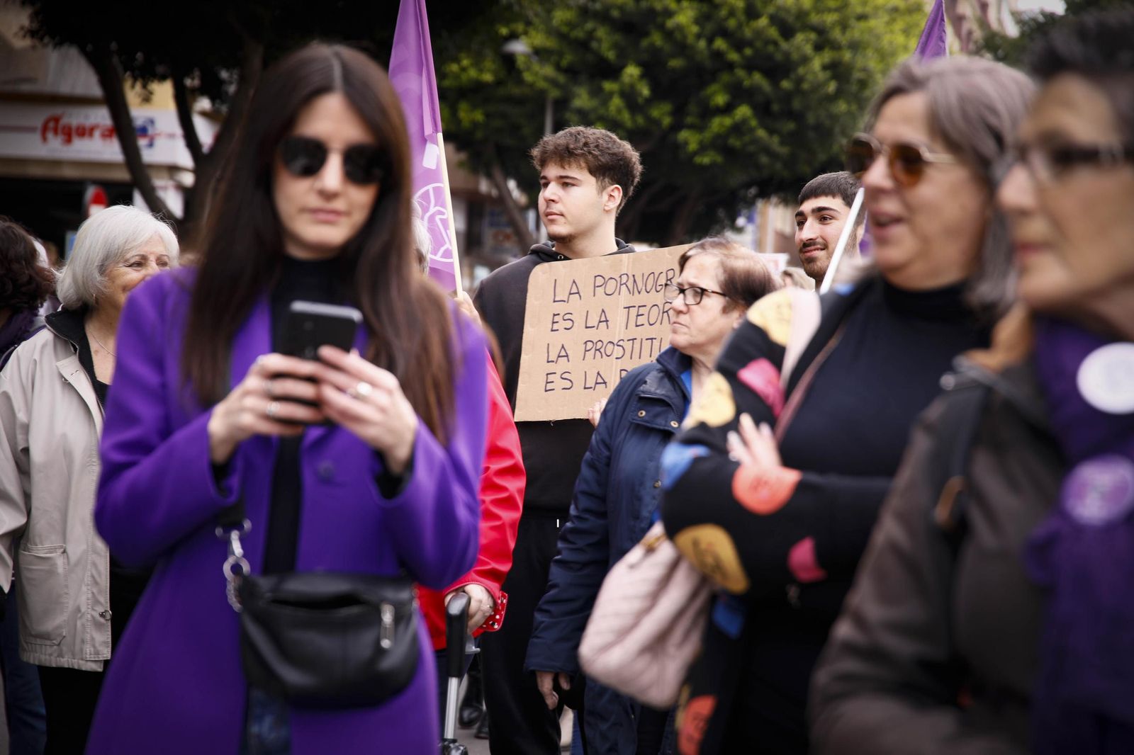 Las imágenes de la manifestación realizada por la Plataforma de Acción Feminista en Almería