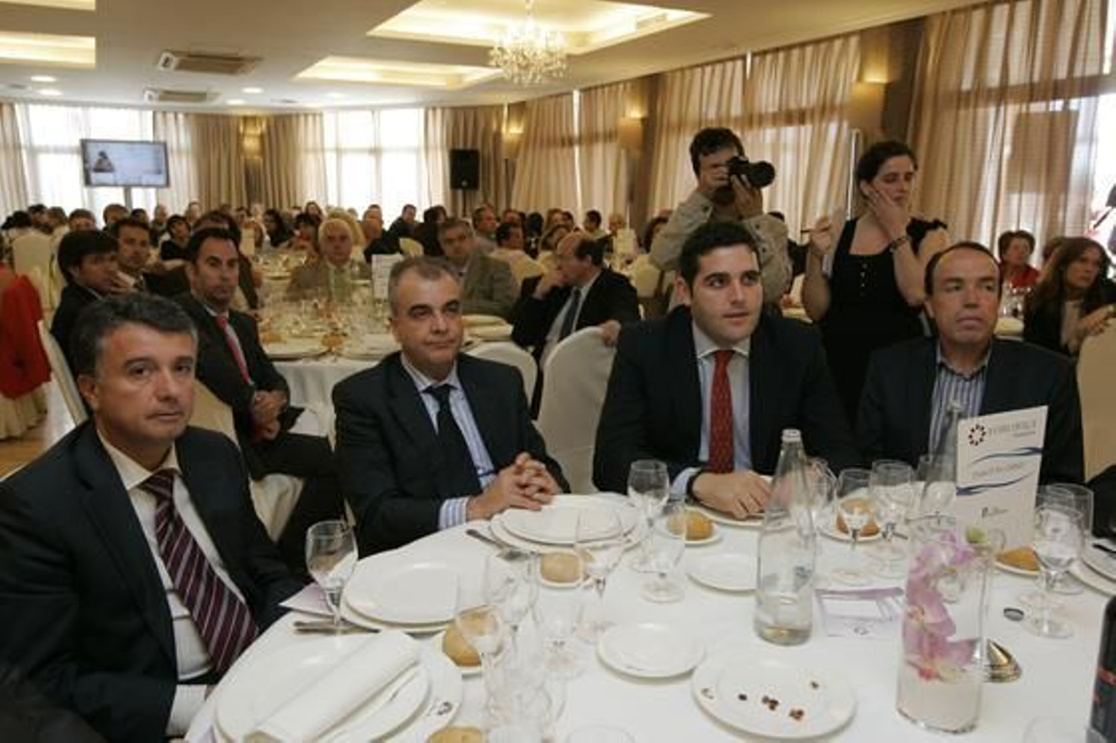 Rafael Úbeda, vicepresidente primero de la Cámara de Comercio, junto a Lorenzo Espinosa, director general del grupo TPM.

Foto: J. Alonso/ R. Gonzalez