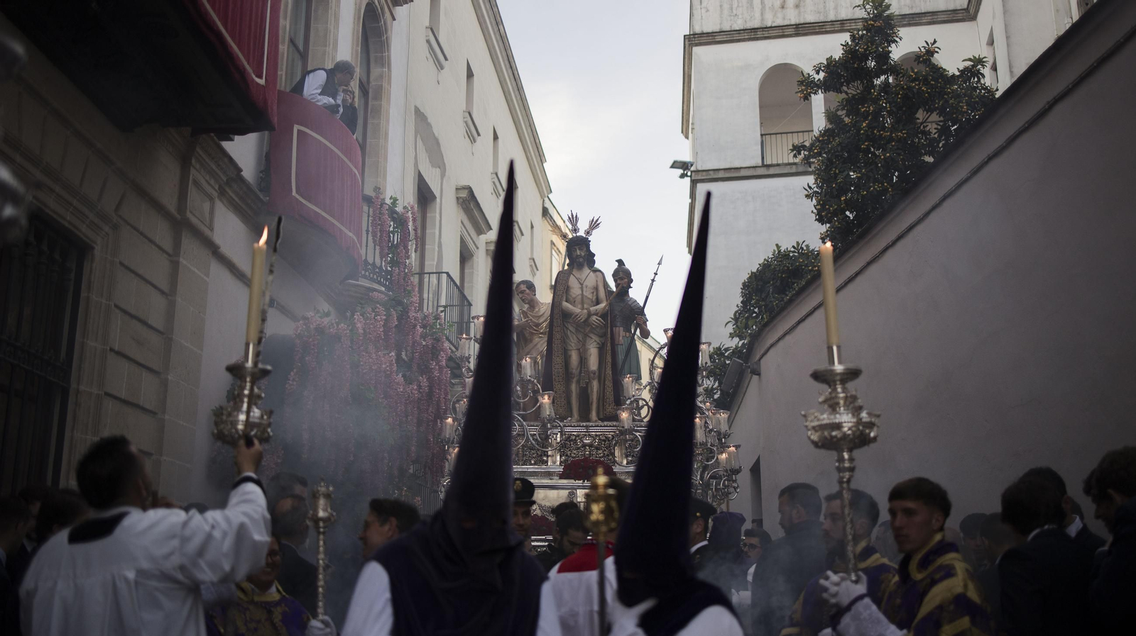 Imágenes de la Hermandad de El Mayor Dolor en el Jueves Santo de Jerez 2025
