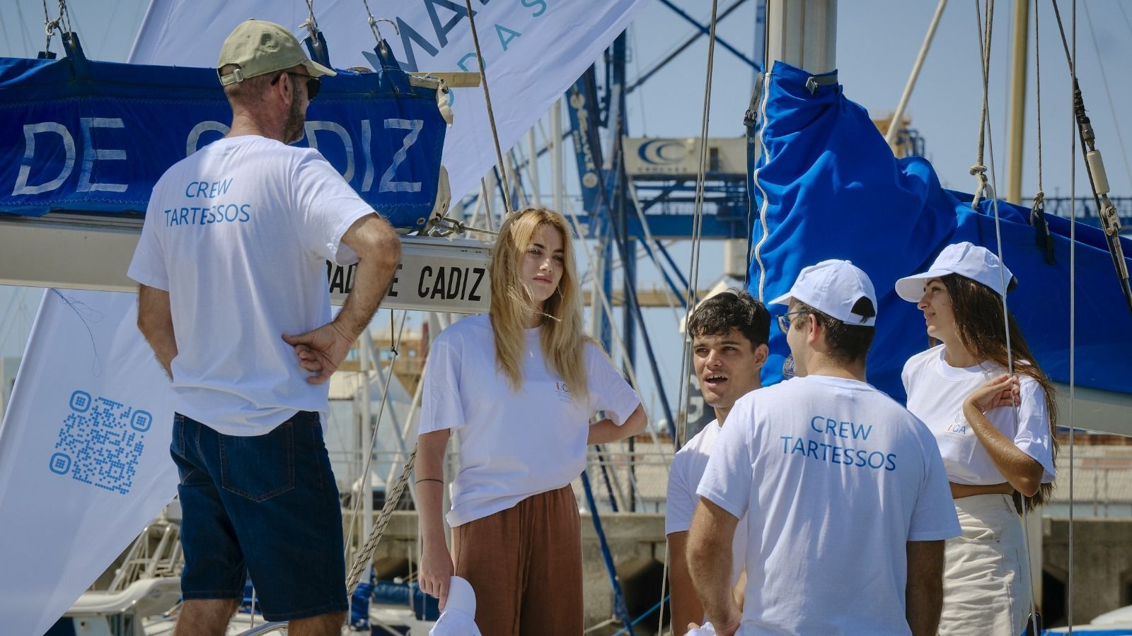 Parte de la tripulación del buque escuela de la UCA.