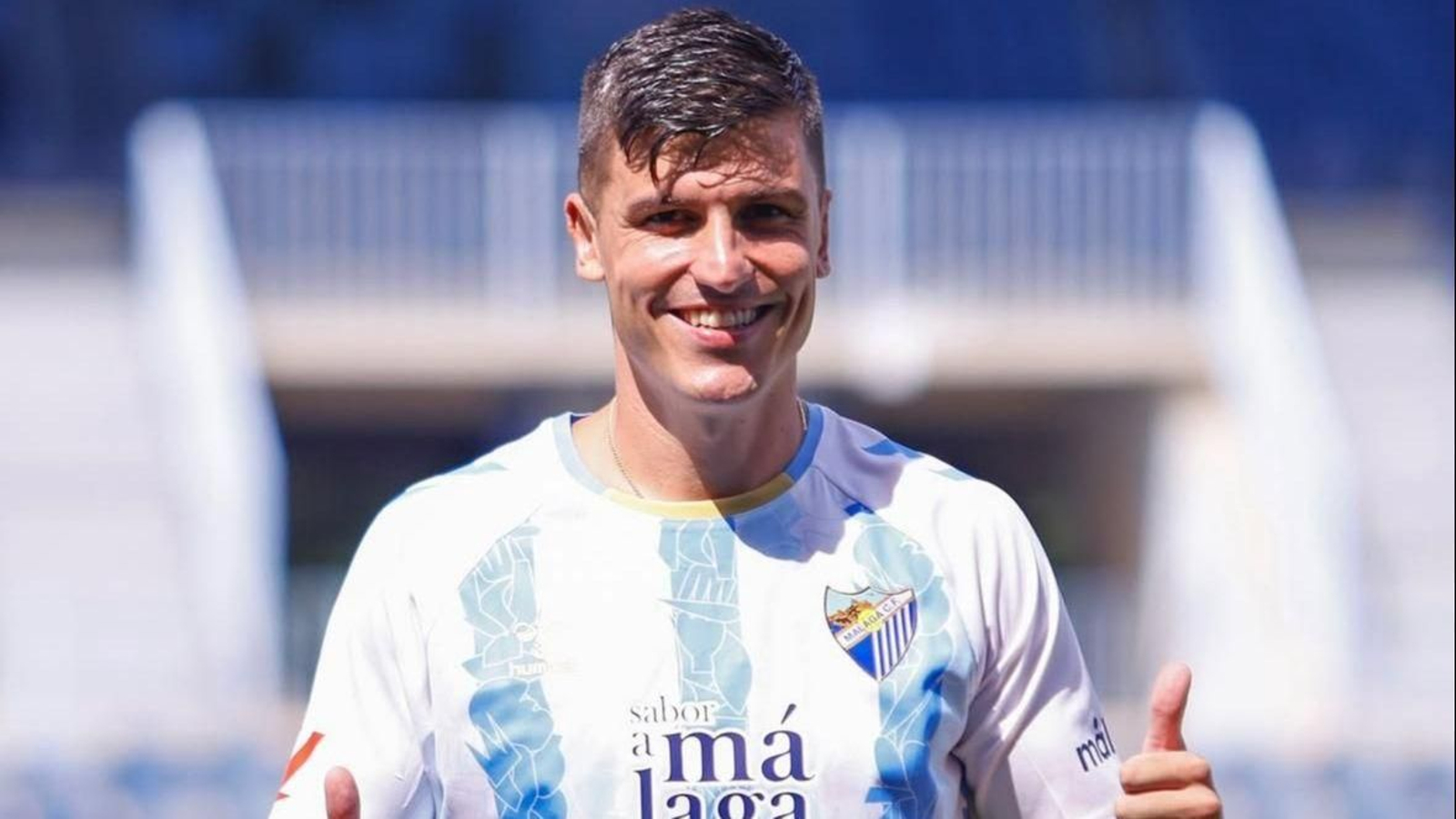 Sergio Castel en su presentación con el Málaga CF