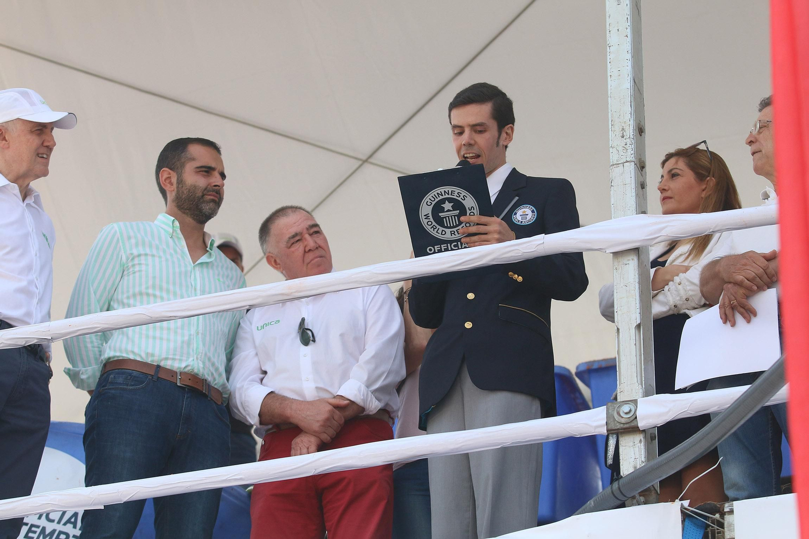 Fotogalería del récord Guinnes del gazpacho más grande del mundo