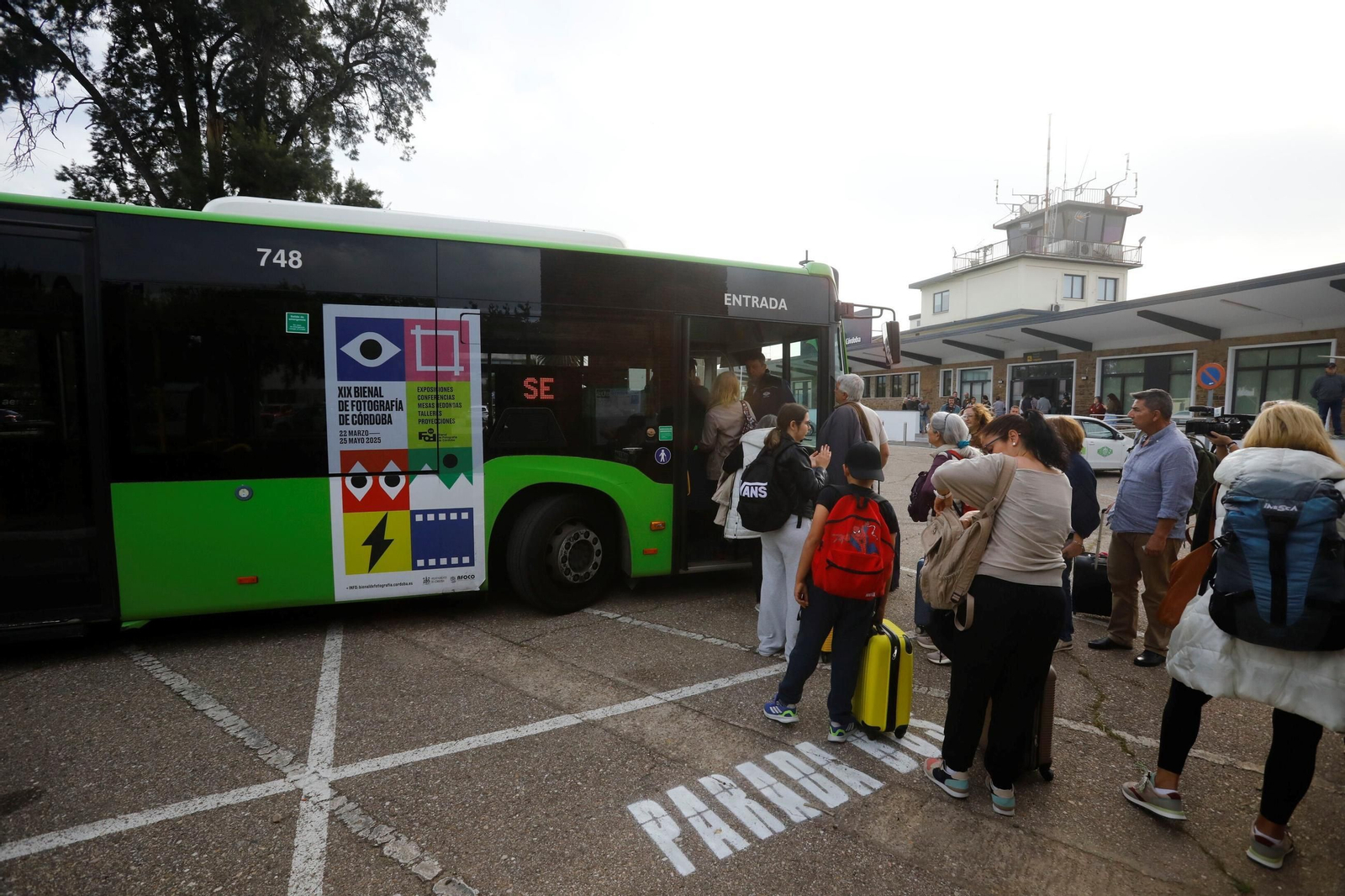 El aeropuerto de Córdoba recibe el primer vuelo de Binter desde Canarias, en imágenes