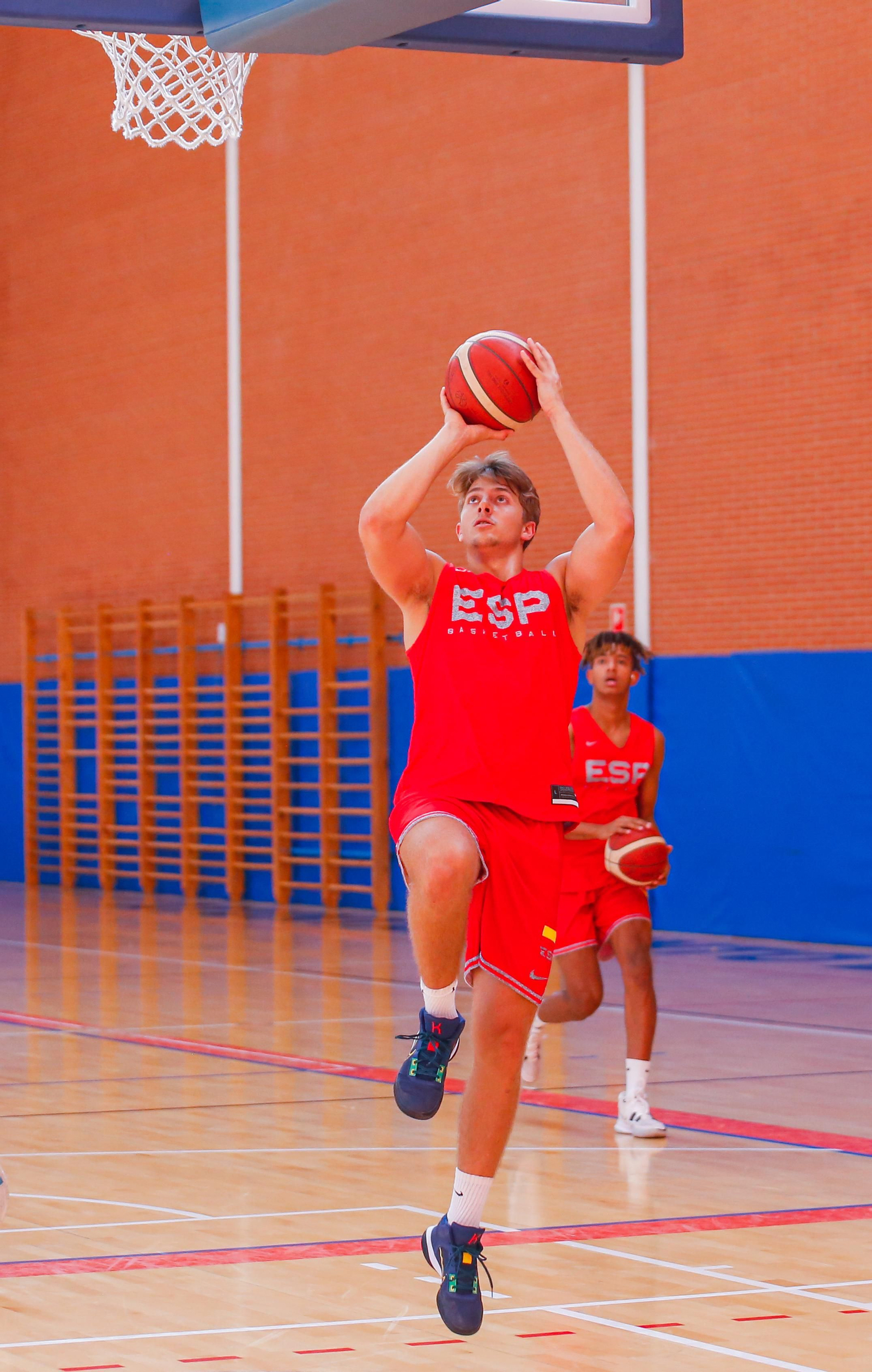 Fotos: el primer entrenamiento de la sub 20 de España con cinco malagueños