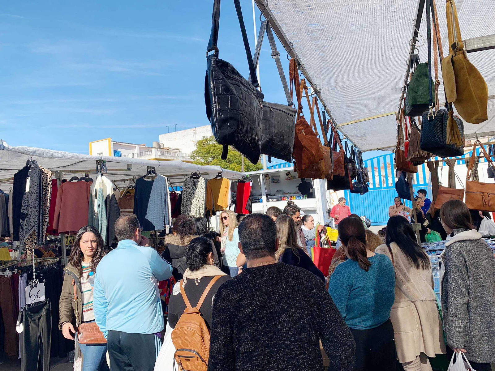 El Ayuntamiento reactiva los distintos mercadillos ambulantes de la ciudad