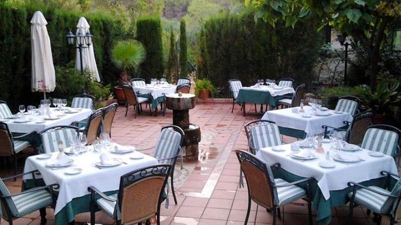 Los exteriores del restaurante, una opción ideal para primavera-verano.