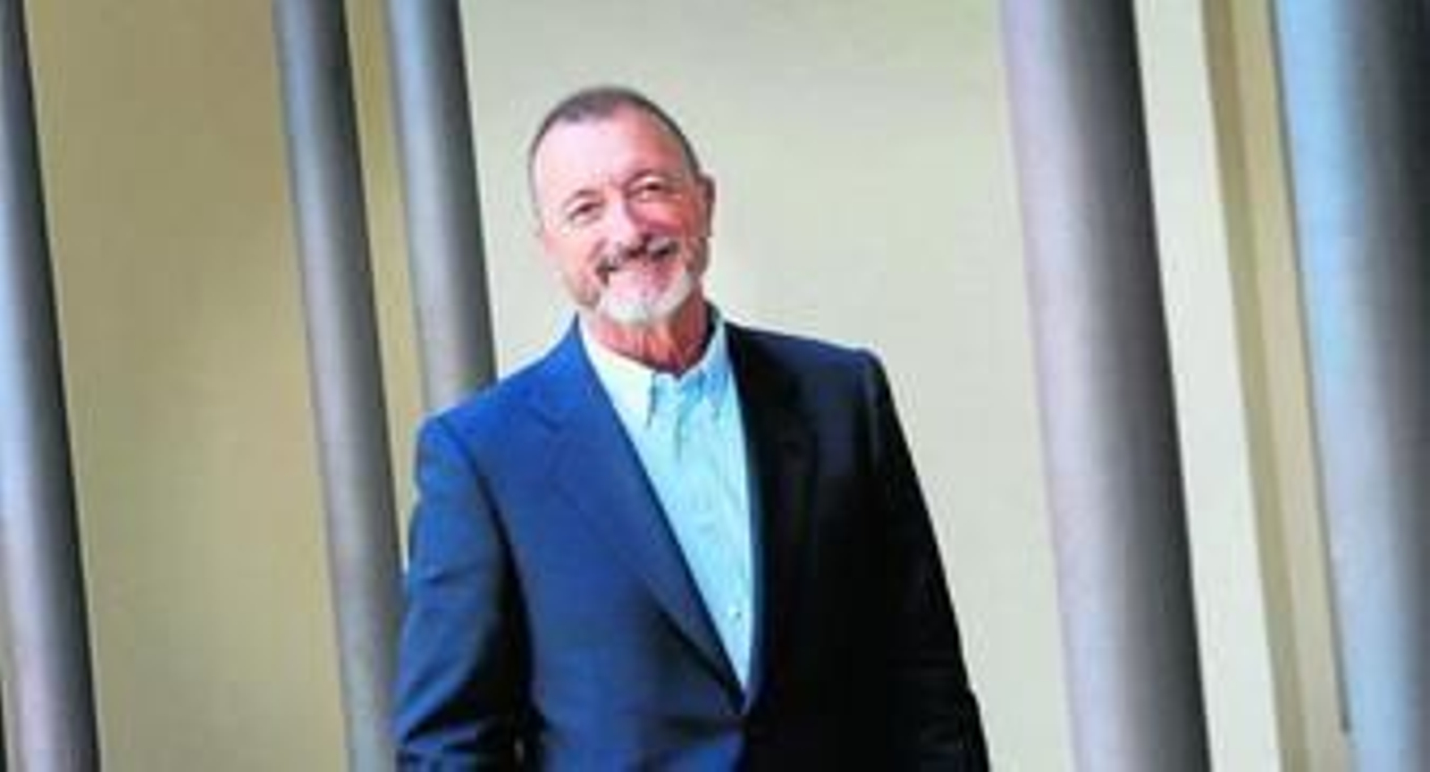 El escritor, académico de la Lengua y periodista, Arturo Pérez-Reverte, minutos antes de su encuentro con la prensa ayer en Cádiz.