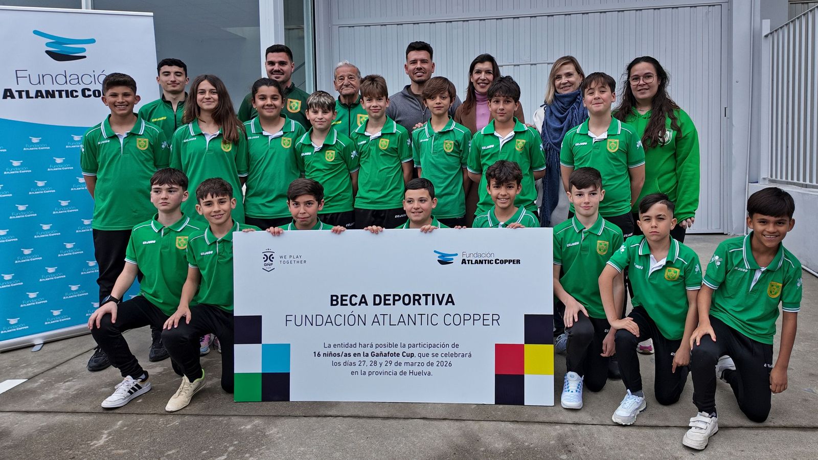 El CD Verdeluz recibe la beca.