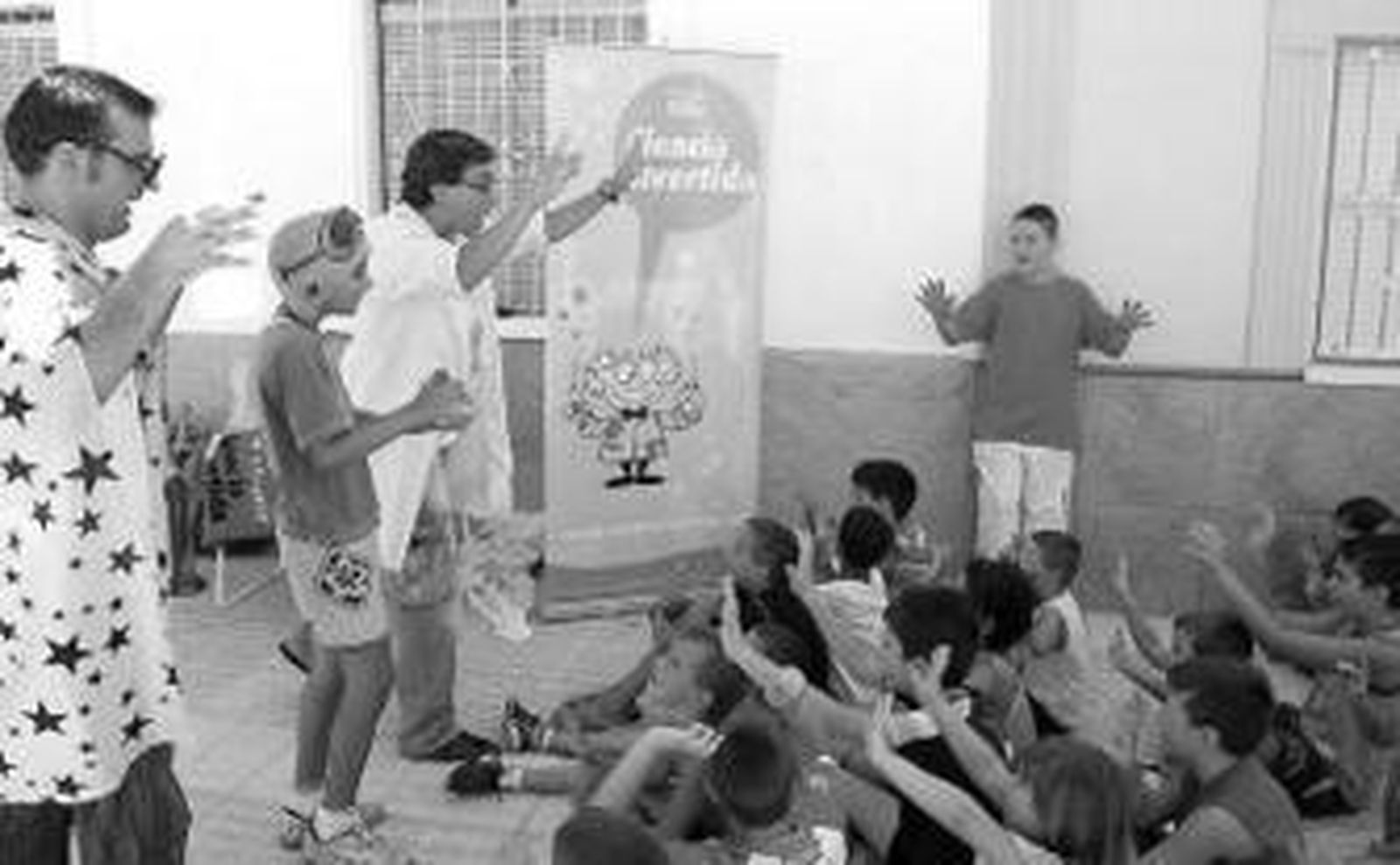 Los niños mediante juego y química fabricaron blandiblú